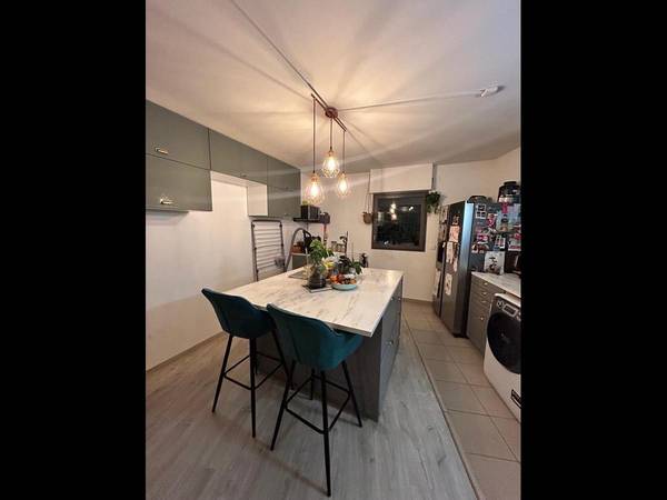 Colocation / Appartement 4 pièces de 100 m², Montreuil, Rue Henri Martin / Photo 2