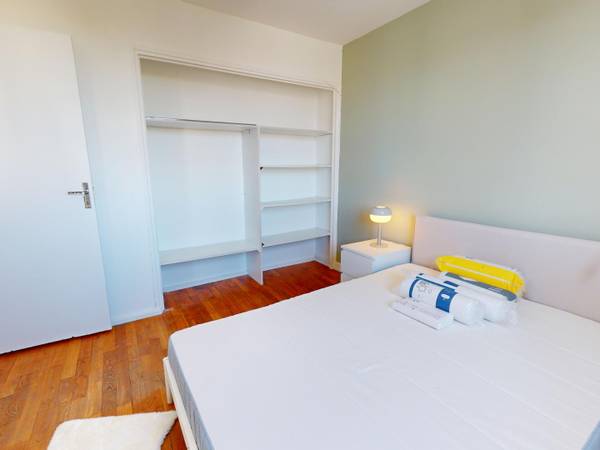 Colocation / Appartement 4 pièces de 63 m², Lyon, Rue Bataille / Photo 2