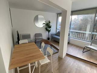 Room in a live-in landlord's home / 1 room apartment, Saint-Herblain