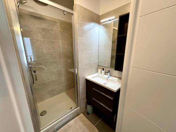Colocation / Appartement 6 pièces de 105 m², Clichy, Bis Rue du Landy / Photo 2