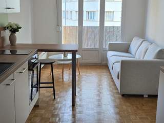 Rental / 5-bedroom house · 66 m², Villeurbanne, Cours Émile Zola