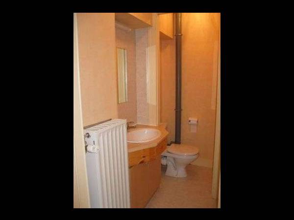 Résidence étudiante / Appartement 6 pièces de 65 m², Bruxelles, Rue du Champ de la Couronne / Photo 6