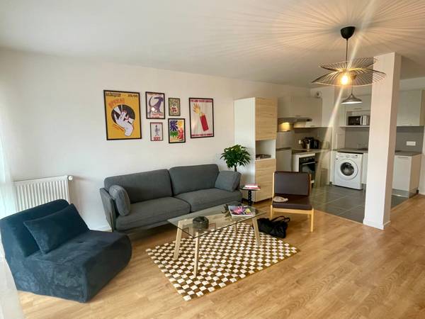 Colocation / Appartement 4 pièces de 90 m², Montreuil, Rue de Paris / Photo 2