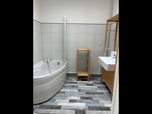 Location / Appartement 2 pièces de 47 m², Lille, Rue Massena / Photo 2