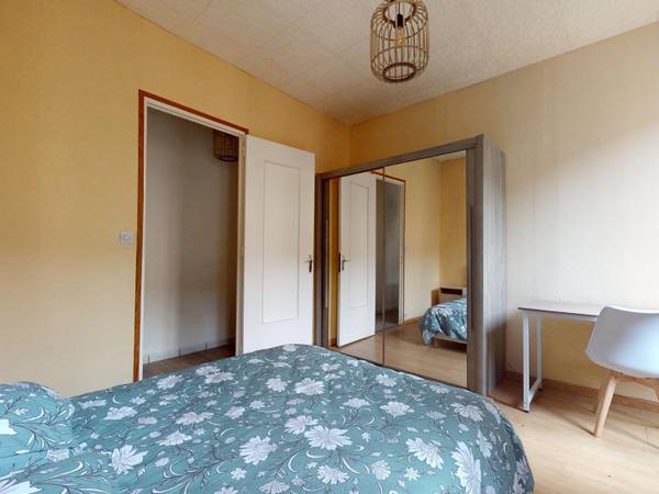 Colocation / Appartement 6 pièces de 110 m², Saint-Étienne, Rue de Treyve / Photo 2