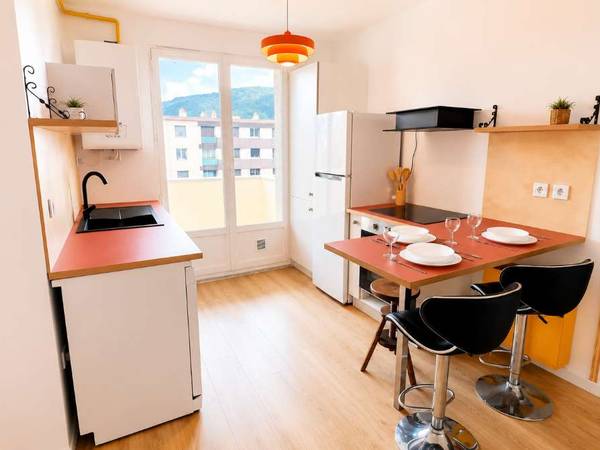 Colocation / Appartement 4 pièces de 53 m², Saint-Martin-d'Hères, Rue Gustave Courbet / Photo 2