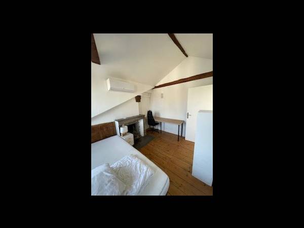 Colocation / Duplex 5 pièces de 92 m², Grenoble, Place Grenette / Photo 13