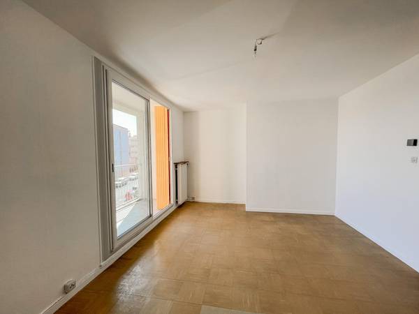 Location / Appartement 3 pièces de 61 m², Aix-en-Provence, Résidence Tivoli / Photo 2