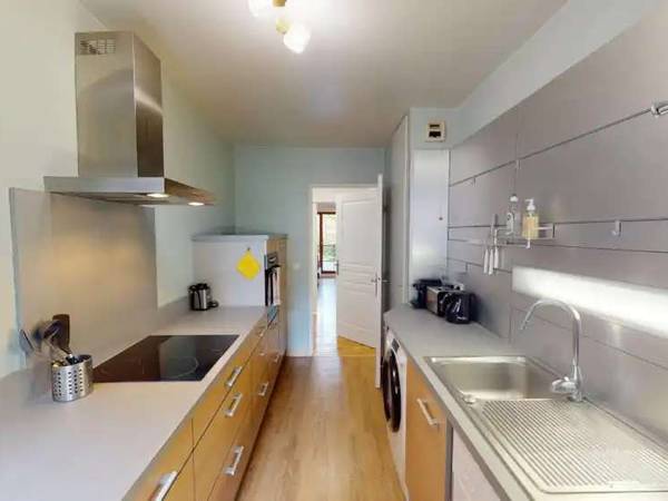 Colocation / Appartement 5 pièces de 75 m², Issy-les-Moulineaux, Place du 19 Mars 1962 / Photo 8