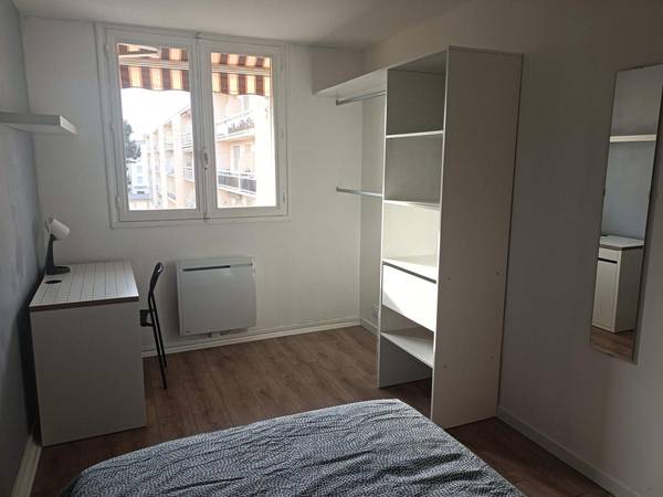 Colocation / Appartement 5 pièces de 68 m², Lyon, Avenue Francis de Pressensé / Photo 12