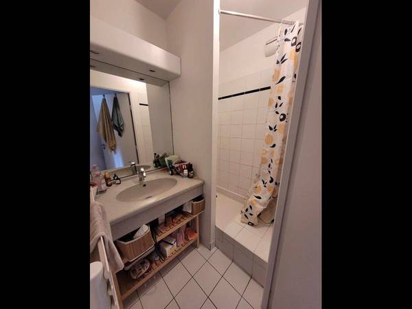 Sous-location / Appartement 4 pièces de 83 m², Paris, Villa Sainte-Croix / Photo 12