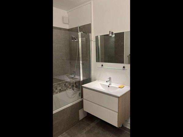 Colocation / Appartement 5 pièces de 98 m², Fontenay-le-Fleury, Square Antoine Watteau / Photo 5