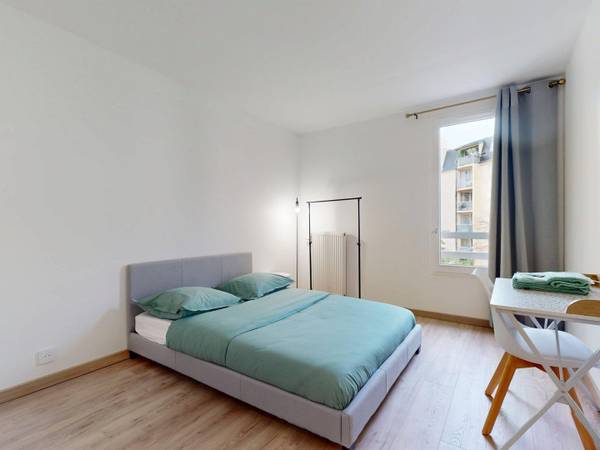 Colocation / Appartement 5 pièces de 100 m², Créteil, Avenue du Général Pierre Billotte / Photo 2