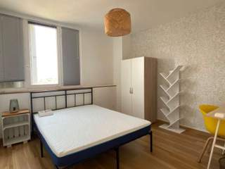 Colocation / Appartement 4 pièces de 70 m², Bron, Rue Edouard Branly