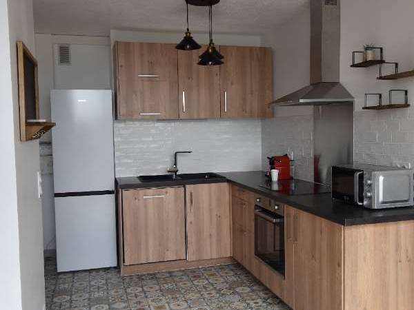 Colocation / Appartement 4 pièces de 70 m², Bron, Rue Edouard Branly / Photo 2