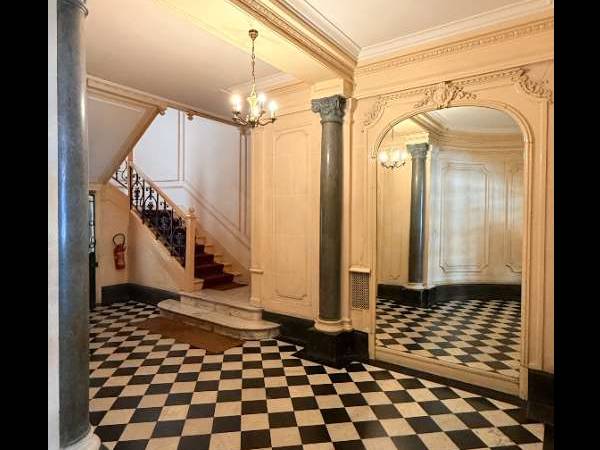 Sous-location / Immeuble 1 pièce de 30 m², Paris, Rue de Chabrol / Photo 17