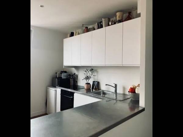 Rental / 2-bedroom apartment building · 70 m², Paris, Rue la Fayette / Photo 2