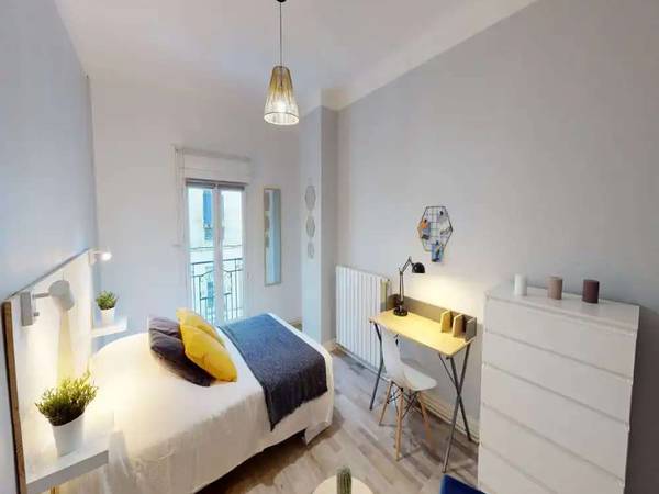 Colocation / Appartement 6 pièces de 115 m², Bordeaux, Rue Lafontaine / Photo 2