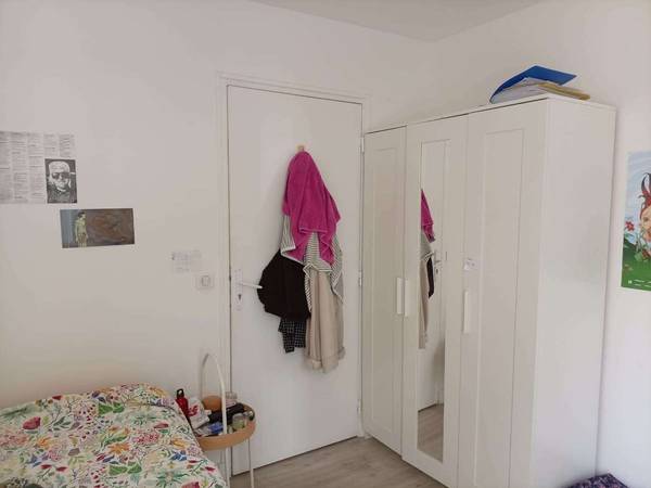 Colocation / Appartement 4 pièces de 54 m², Clichy, Rue du 11 Novembre 1918 / Photo 2