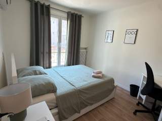 Room share, 5 rooms apartment, Avignon