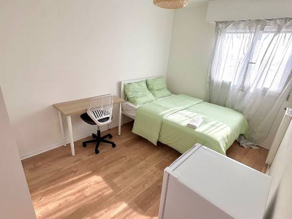Flatsharing / 6-bedroom flat · 102 m², Saint-Ouen-l'Aumône, Avenue du Général de Gaulle / Photo 2