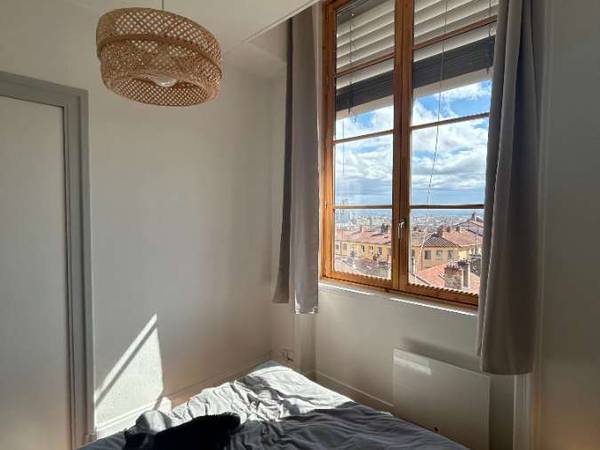 Colocation / Appartement 3 pièces de 70 m², Lyon, Rue Joséphin Soulary / Photo 2