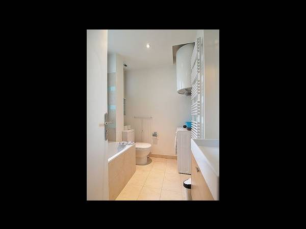 Location / Appartement 2 pièces de 45 m², Paris, Rue Stephenson / Photo 3