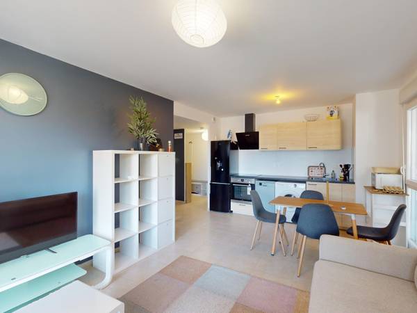 Location / Appartement 3 pièces de 60 m², Marseille, Traverse Chevalier / Photo 2