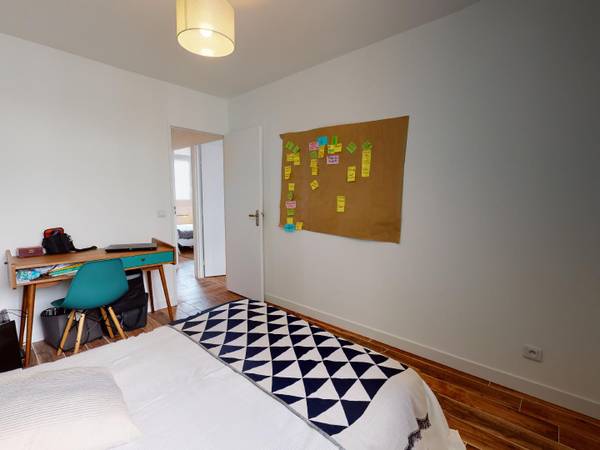 Colocation / Appartement 5 pièces de 97 m², Villeurbanne, Avenue Salvador Allende / Photo 2