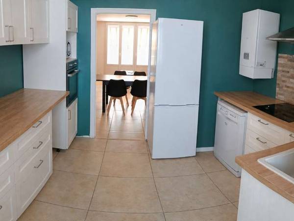 Colocation / Appartement 6 pièces de 97 m², Saint-Martin-d'Hères, Place Alfred de Vigny / Photo 2