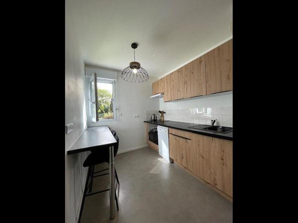 Colocation / Appartement 5 pièces de 63 m², Angers, Avenue du général Patton / Photo 2