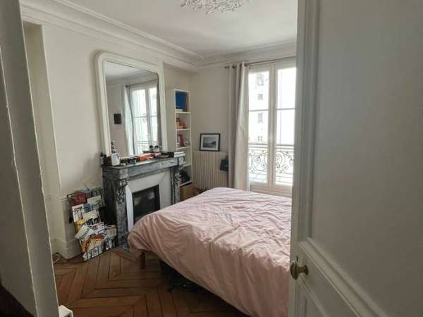 Sous-location / Appartement 5 pièces de 120 m², Paris, Rue Ballu / Photo 2