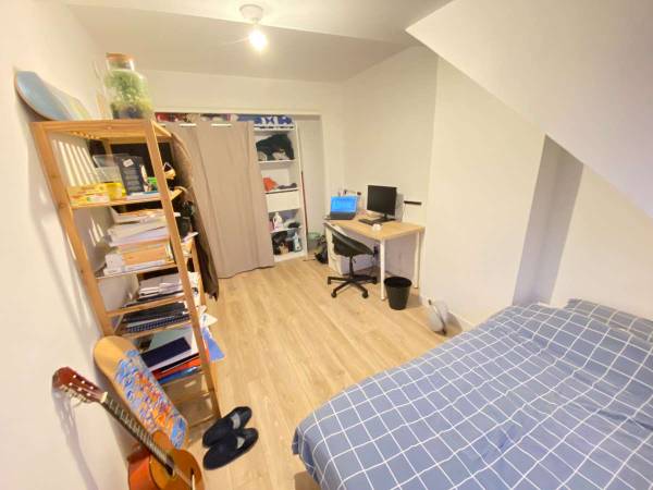 Colocation / Maison 8 pièces de 140 m², Villeneuve-d'Ascq, Rue Yves Decugis / Photo 2