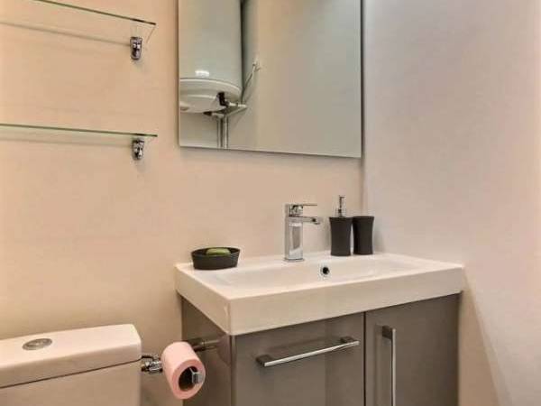 Colocation / Appartement 3 pièces de 30 m², Paris, Rue Guisarde / Photo 2