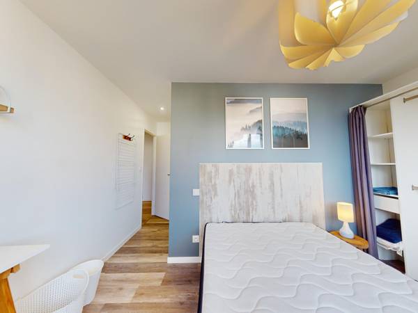 Colocation / Appartement 4 pièces de 70 m², Vénissieux, Rue du Général Petit / Photo 2