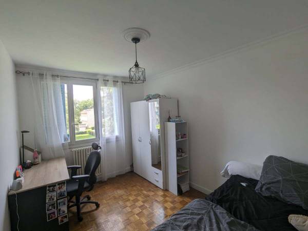 Colocation / Appartement 4 pièces de 71 m², Saint-Martin-d'Hères, Rue Tristan Bernard / Photo 2