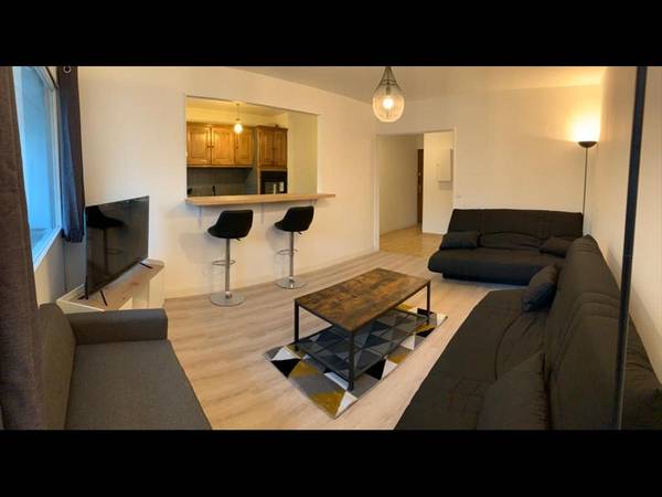 Colocation / Appartement 5 pièces de 105 m², Noisy-le-Grand, Allee de la Butte Aux Cailles / Photo 2