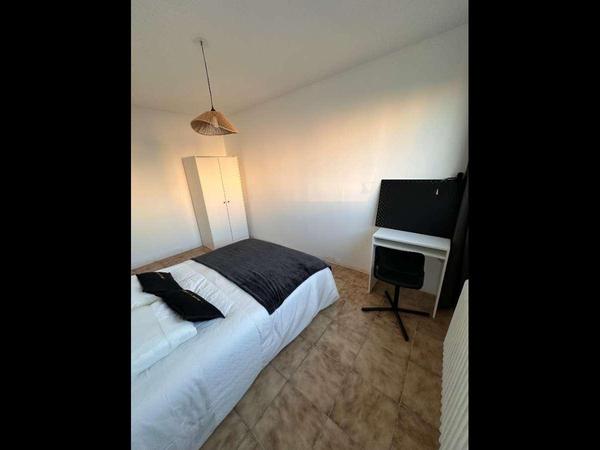 Colocation / Appartement 5 pièces de 100 m², Orléans, Place du Bois / Photo 12