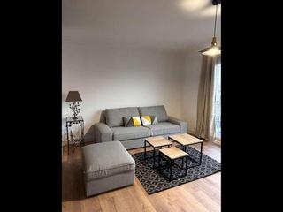 Colocation / Appartement 5 pièces de 100 m², Orléans, Place du Bois