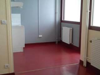Location / Studio, Roanne