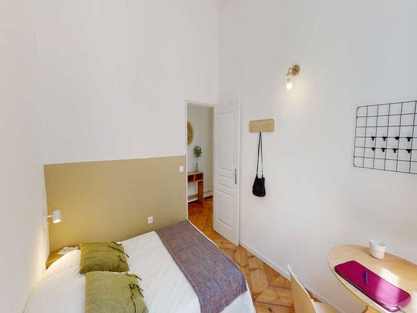 Colocation / Appartement 8 pièces de 220 m², Toulouse, Rue Peyras / Photo 2