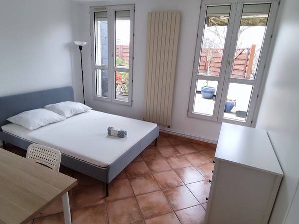 Colocation / Appartement 5 pièces de 102 m², Aubervilliers, Rue des Noyers / Photo 2