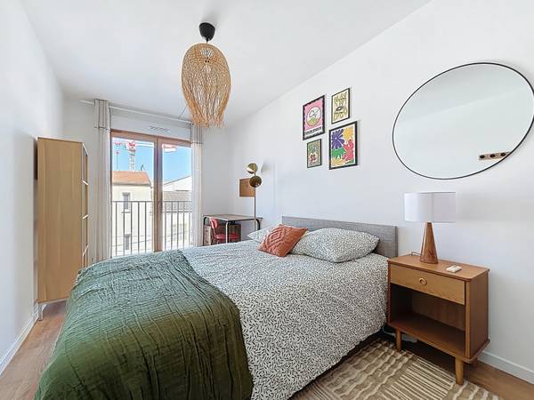 Colocation / Appartement 6 pièces de 109 m², Montreuil, Rue de Paris / Photo 2