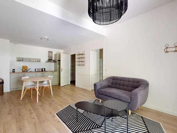 Location / Appartement 2 pièces de 43 m², Angoulême, 18 Rue Leclerc Chauvin, / Photo 2