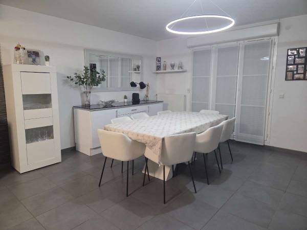 Chambre pour étudiant / Maison 8 pièces de 175 m², Saint-Pierre-du-Perray, Rue Jules Barbey d'Aurevilly / Photo 4