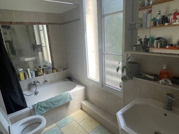 Sous-location / Maison 8 pièces de 20 m², Saint-Denis, Rue de Dalmas / Photo 2