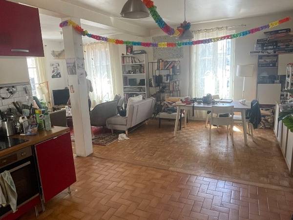 Sous-location / Maison 8 pièces de 20 m², Saint-Denis, Rue de Dalmas / Photo 5