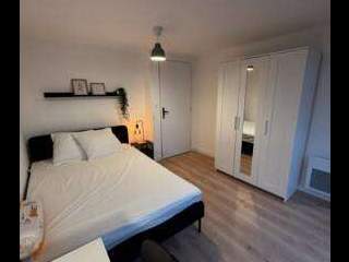 Flatsharing / 7-bedroom house · 120 m², La Roche-sur-Yon, Rue Alphonse de Lamartine