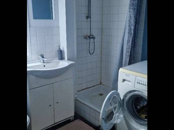 Colocation / Appartement 4 pièces de 95 m², Caen, Rue des Boutiques / Photo 2