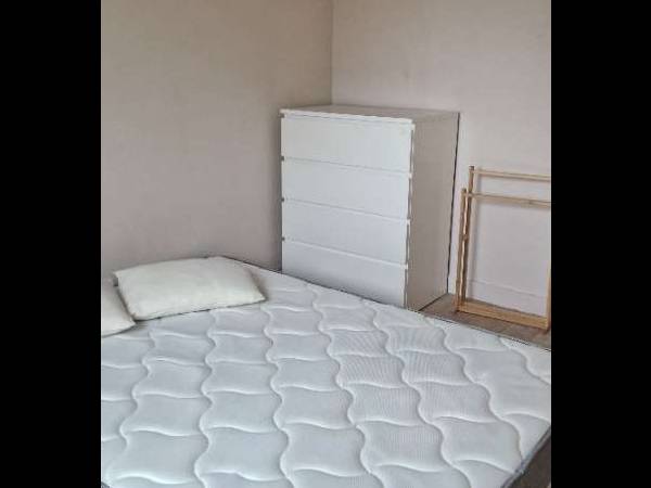 Colocation / Appartement 4 pièces de 95 m², Caen, Rue des Boutiques / Photo 8
